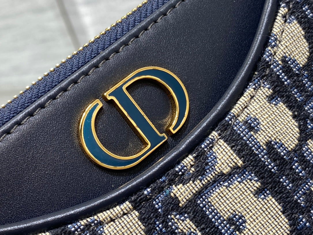 CD HOBO AVENUE 21CM BLUE OBLIQUE EMBROIDERY mysite