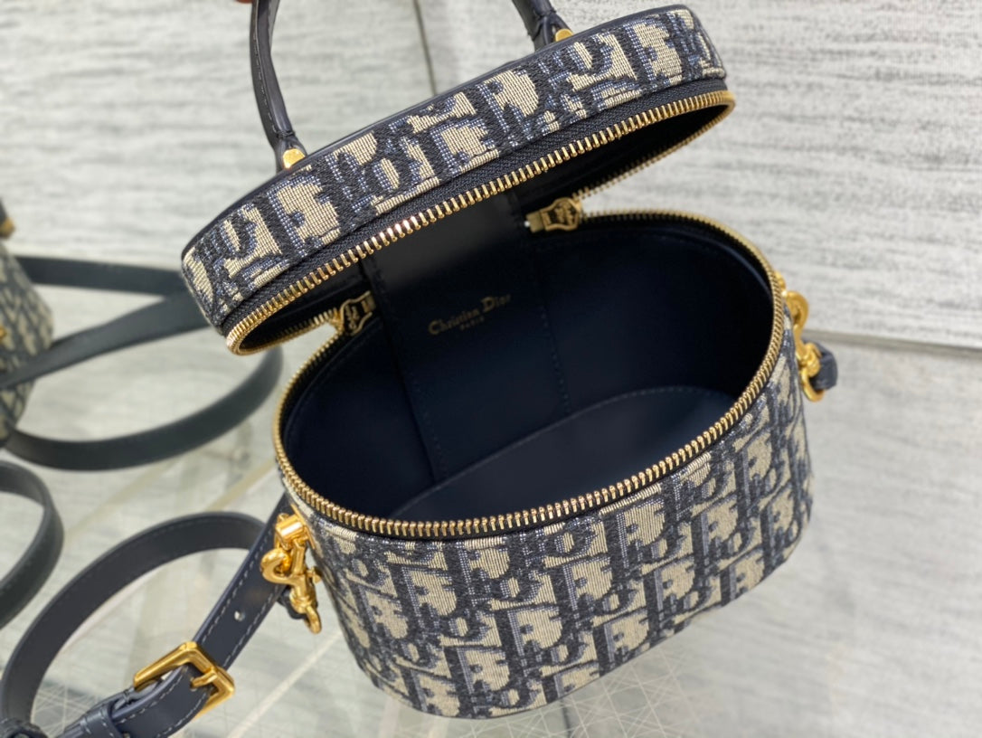 CD SIGNATURE VANITY 16CM BLUE OBLIQUE EMBROIDERY mysite