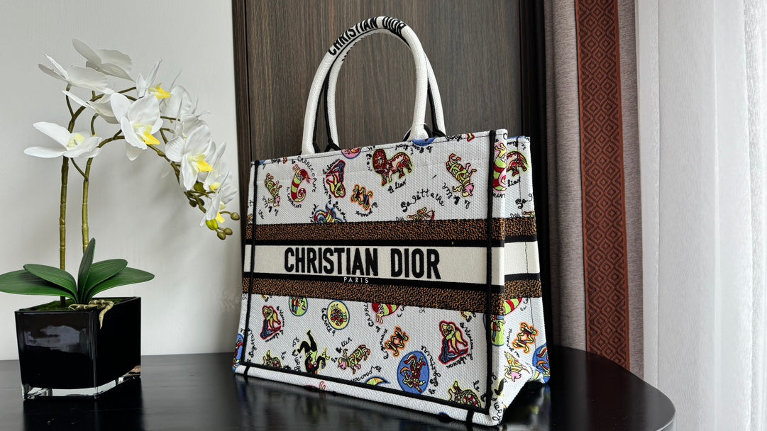 Medium CD Book Tote 36cm White Multicolor Dragon Zodiac Embroidery mysite